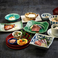 【2時間飲放題付】接待・会食に最適!「舞」～黒毛和牛と旬の味覚を堪能するうまやの特選コース～
